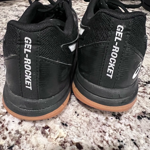 EUC like new volleyball, casual - Picture 3 of 4